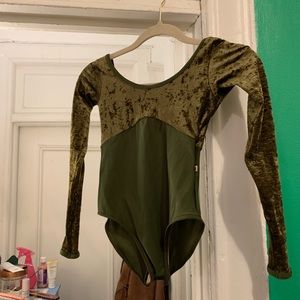 Yumiko Anna M full sleeve N-avocado V-olive
